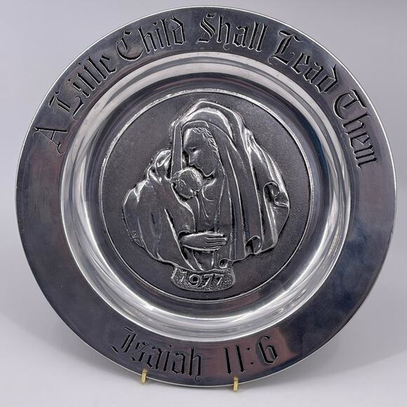 Vintage Wilton Armetale Pewter Plate 1977 A Child Shall Lead Them Isaiah 11:6 - Picture 1 of 13